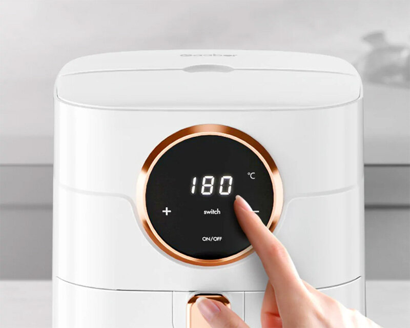 Bảng điều khiển cảm ứng của nồi chiên không dầu Gaabor GA-E45A02 4.5 lít