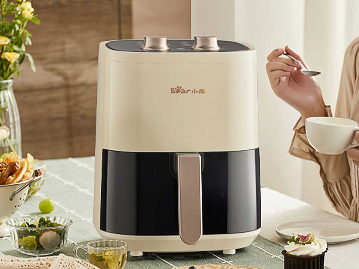 Lòng nồi có tay cầm cách nhiệt Nồi chiên không dầu Bear