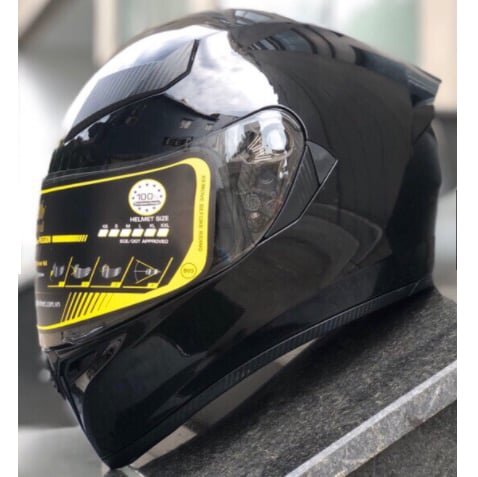 Mũ màu đen bóng  Mũ màu đen bóng