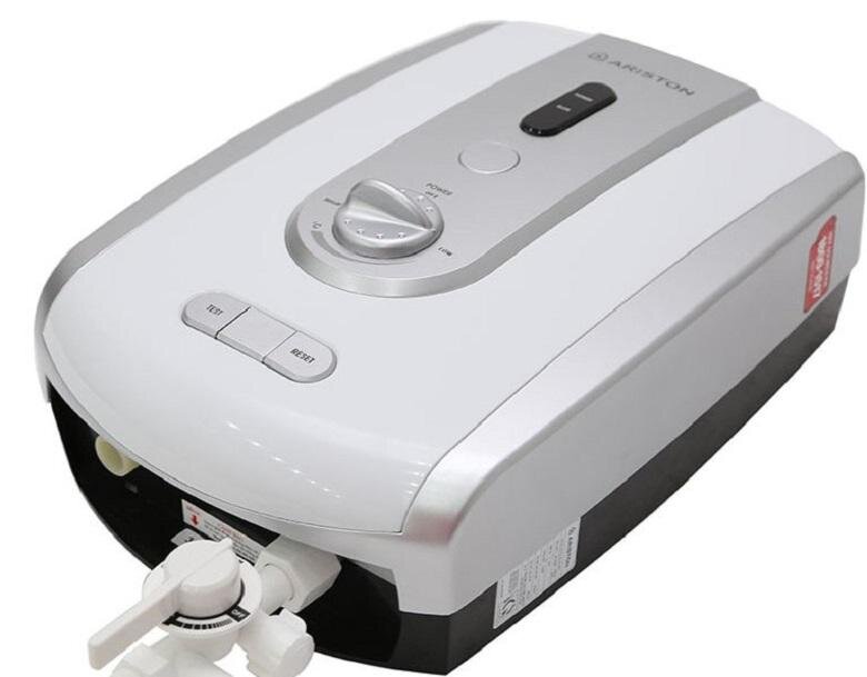 Máy nước nóng Ariston BE-4522E (Trắng) Máy nước nóng Ariston BE-4522E (Trắng)