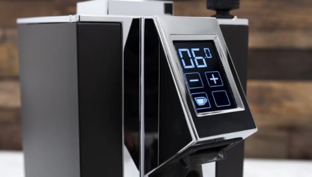 Bảng điều khiển cảm ứng hiện đại