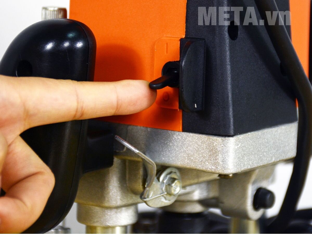 Máy soi gỗ 2 tay cầm Gomes GB-3312A