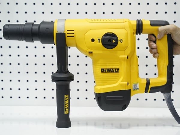 Hình ảnh máy đục bê tông DeWALT D25811K-B1 Hình ảnh máy đục bê tông DeWALT D25811K-B1