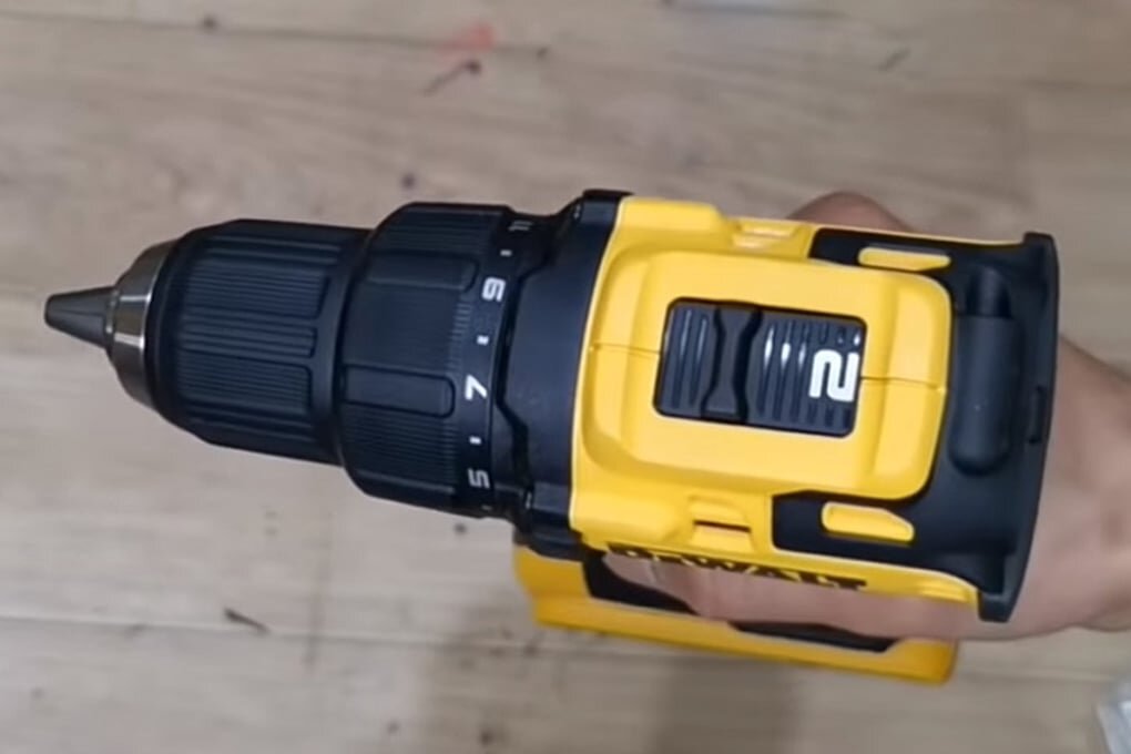 Máy khoan vặn vít dùng pin Dewalt DCD708P2-KR Máy khoan vặn vít dùng pin Dewalt DCD708P2-KR