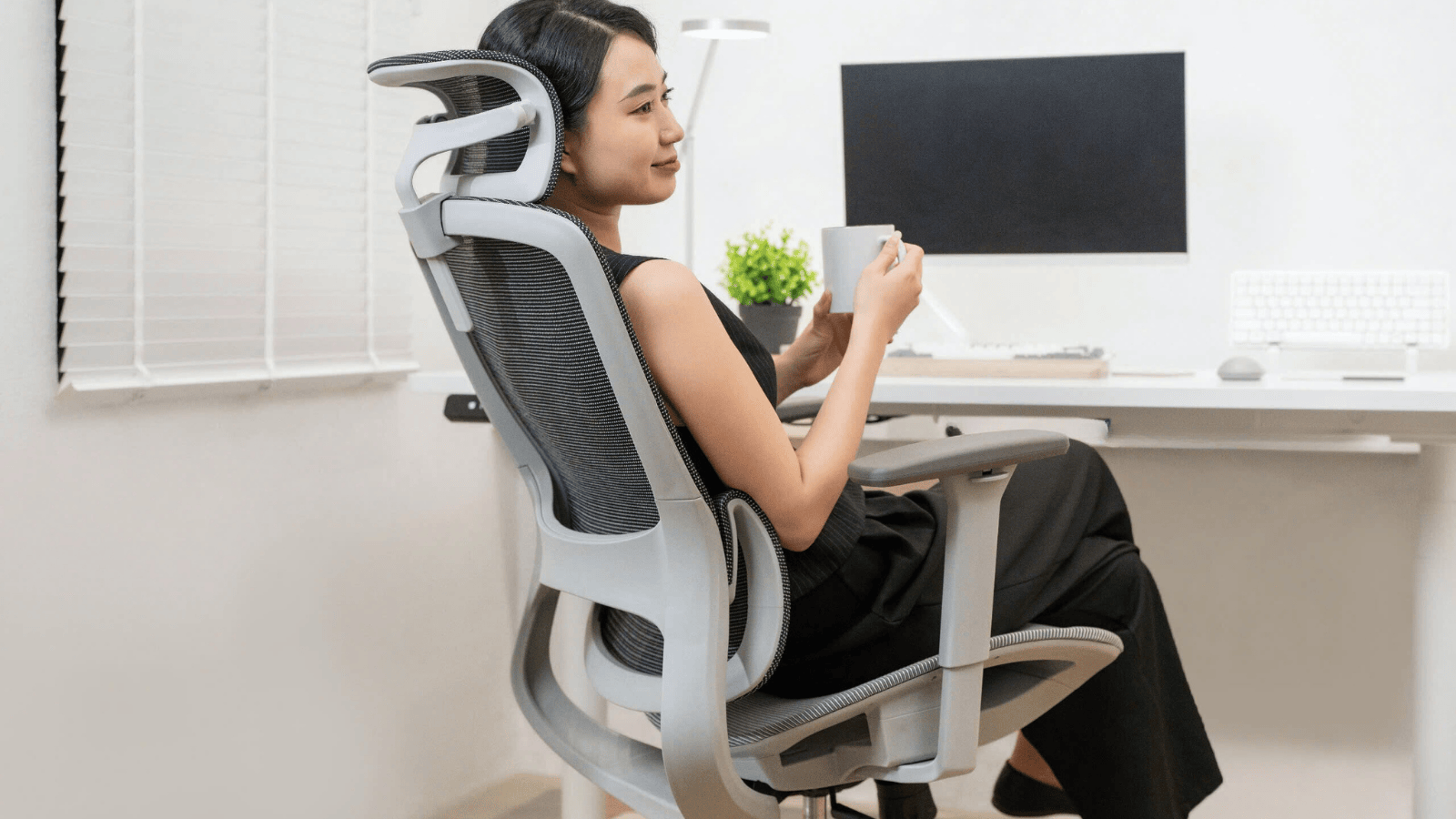 Ghế công thái học GAMI Focus V2 Grey (Full lưới)