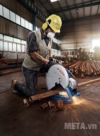 Máy cắt sắt Bosch GCO 14-24