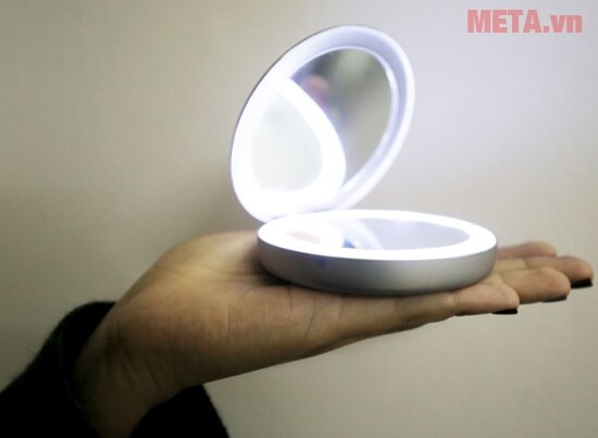 Gương trang điểm cầm tay Beurer BS39 Gương trang điểm cầm tay Beurer BS39