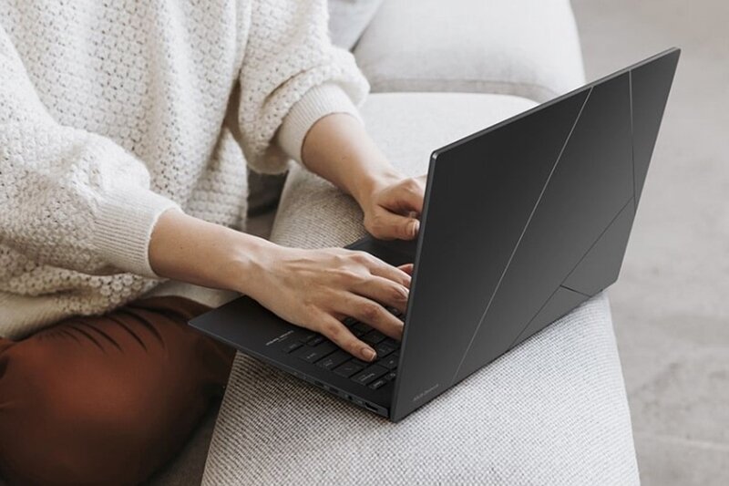 Laptop Asus Zenbook 14 UM3406KA - AMD Ryzen AI 7 350, 32GB RAM, SSD 512GB, AMD Radeon Graphics, 14 inch nơi bán chính hãng giá rẻ nhất