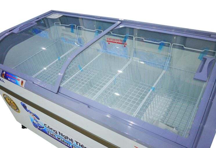 Tủ đông kính cong Alaska KC-395 có thiết kế sang trọng, chất liệu cao cấp bền bỉ Tủ đông kính cong Alaska KC-395 có thiết kế sang trọng, chất liệu cao cấp bền bỉ
