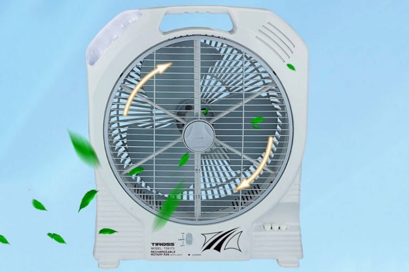 Quạt tích điện Tiross TS9173 4 Công suất làm mát hiệu quả khi mất điện (Ảnh: MediaMart).