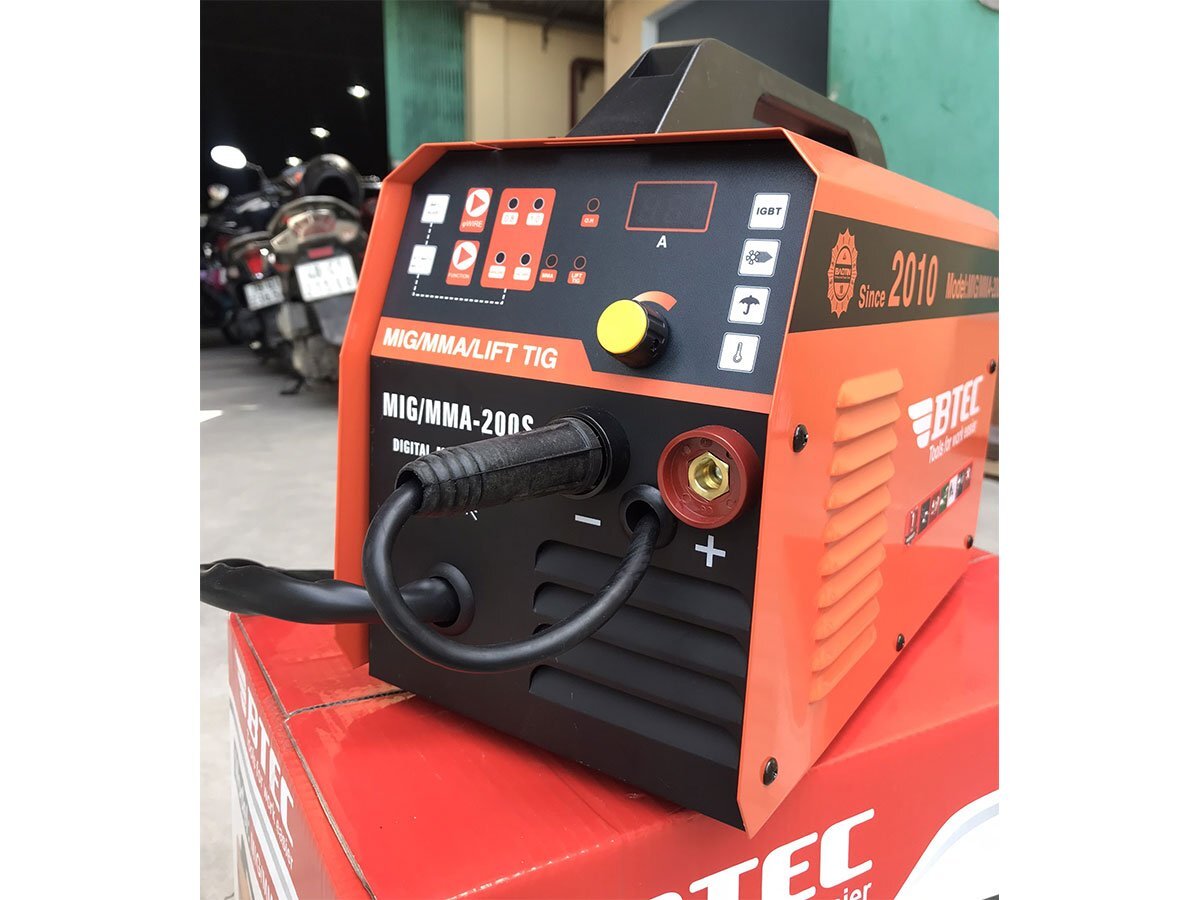Btec MIG/MMA 200S