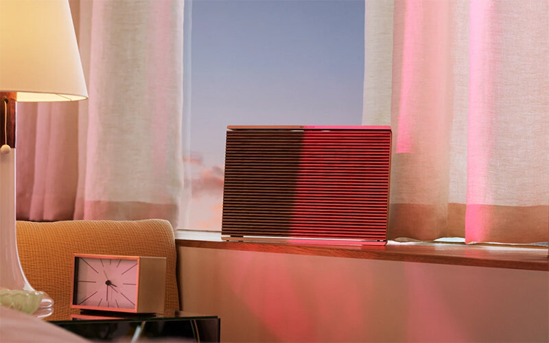 Loa B&O Beosound Level Gold chất liệu cao cấp