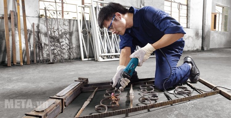 Máy mài thẳng Bosch GGS 3000L