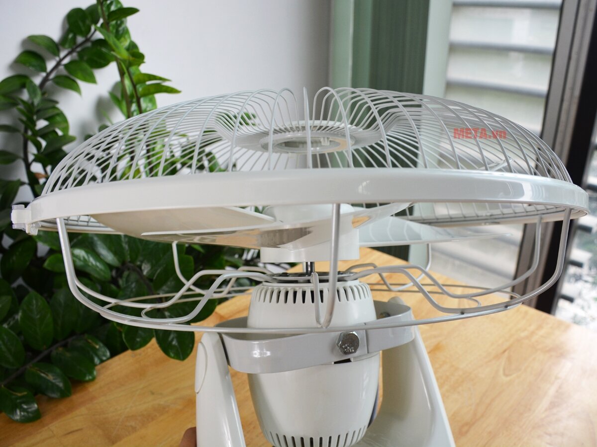 Quạt đảo trần Thái Lan Hatari HT-C16R1 (có điều khiển)