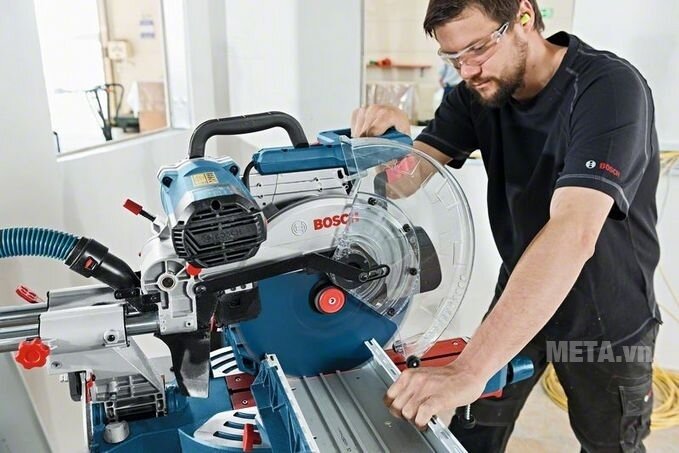 Máy cắt góc Bosch GCM 12 SDE