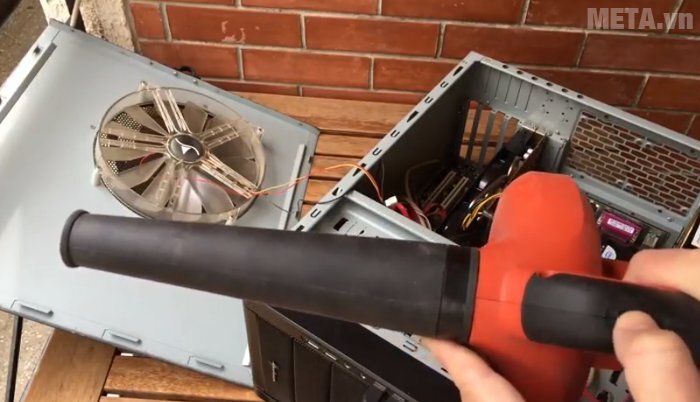 Máy thổi bụi Maktec MT401 500W