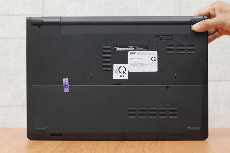 Dell Inspiron 3558 i5 5200U/4GB/500GB/2GB 820M/Win10 Dell Inspiron 3558 i5 5200U/4GB/500GB/2GB 820M/Win10