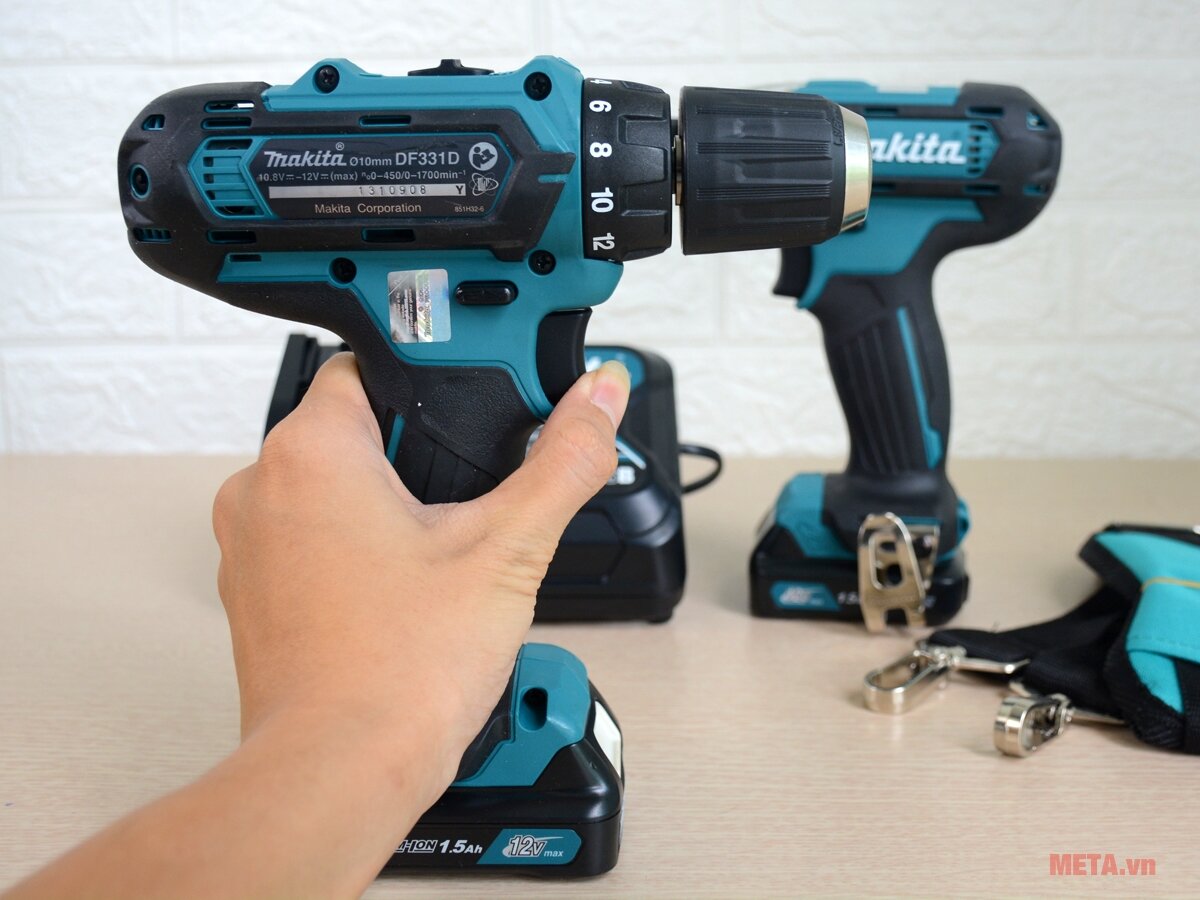 Bộ máy bắt vít chạy pin Makita CLX201S