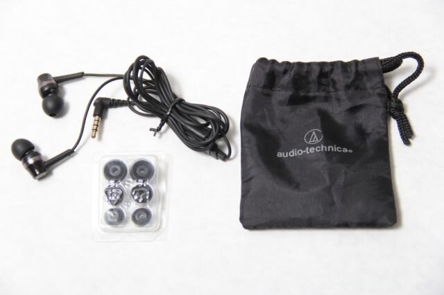 Tai nghe Audio-technica ATH-CKR30iSBK (Đen) thiết kế nhỏ gọn, tinh tế nhưng mang lại âm thanh mạnh mẽ