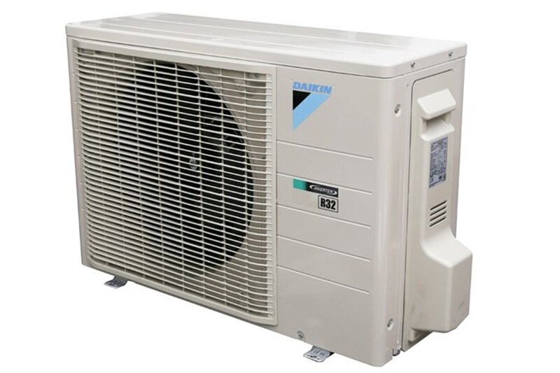 Điều Hòa Daikin Inverter 24000 BTU 1 Chiều FTKC60TVMV cục nóng