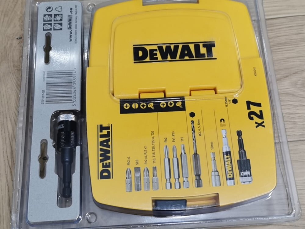 Bộ vít khoan có hộp đựng Bộ vít khoan