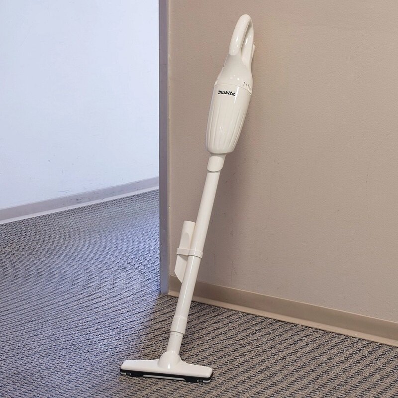 Máy hút bụi dùng pin Makita CL100DZ 10.8V