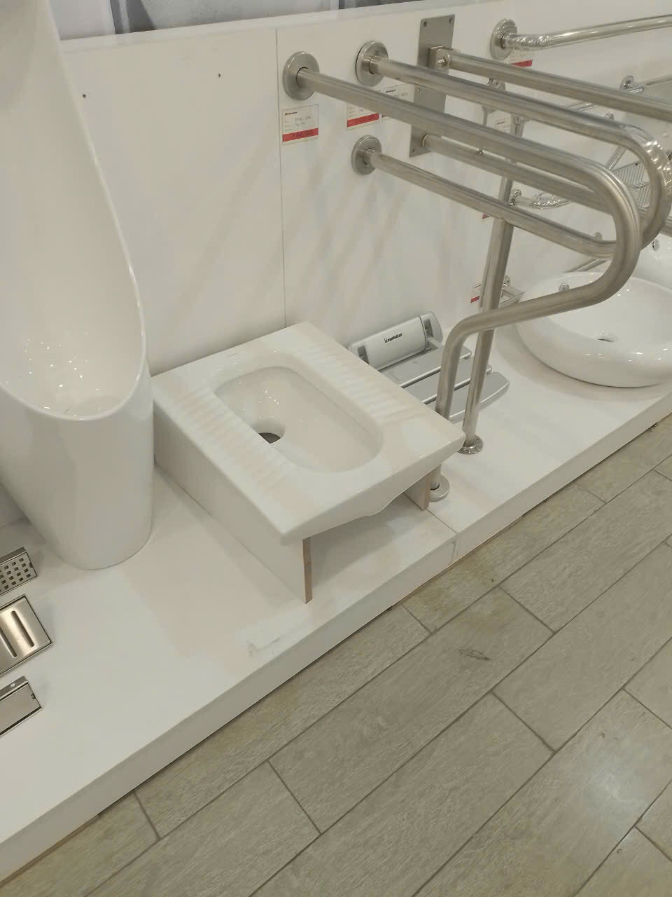 Bồn cầu ngồi xổm AT5204S