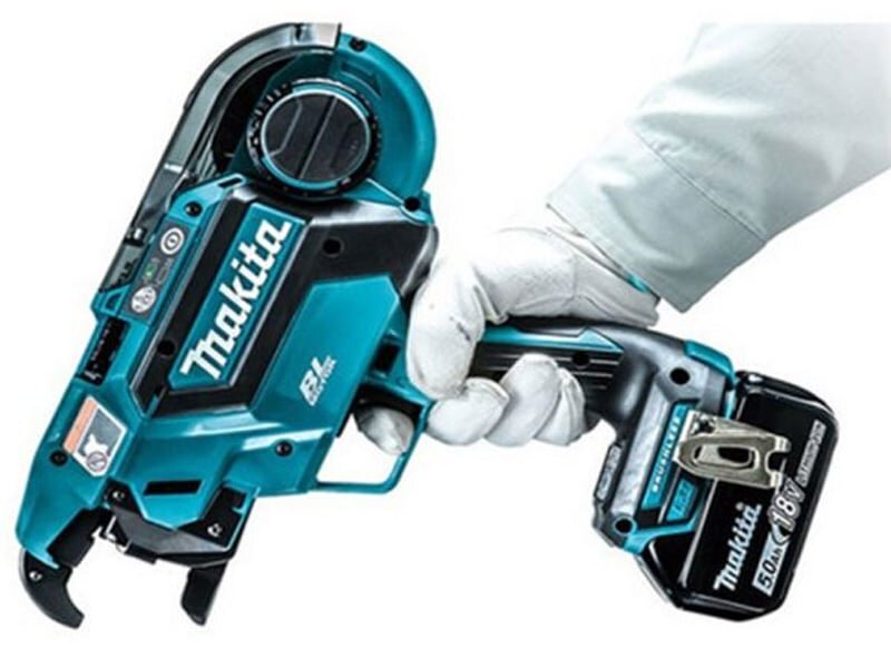 Sử dụng pin giúp máy không bị giới hạn không gian làm việc Sử dụng pin giúp máy không bị giới hạn không gian làm việc