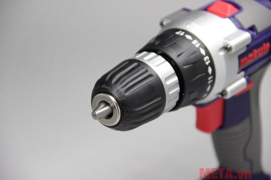 Máy khoan pin Makute CD007