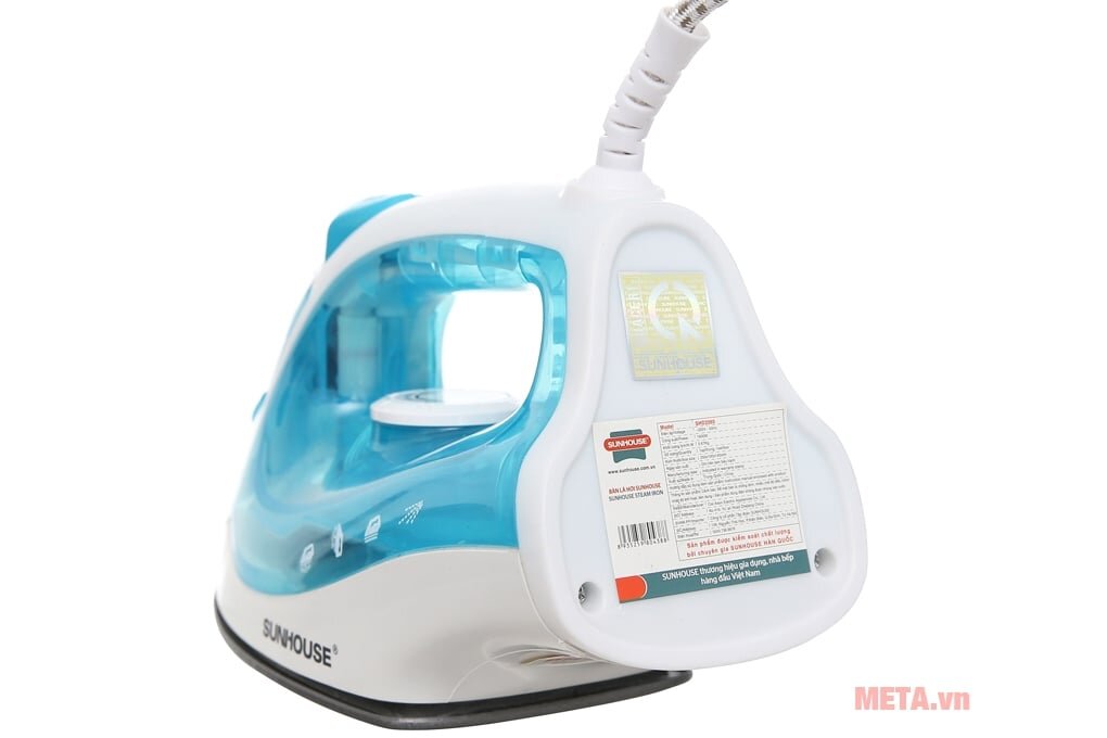 Bàn ủi hơi nước Sunhouse SHD2065 hoạt động với công suất 1.600W