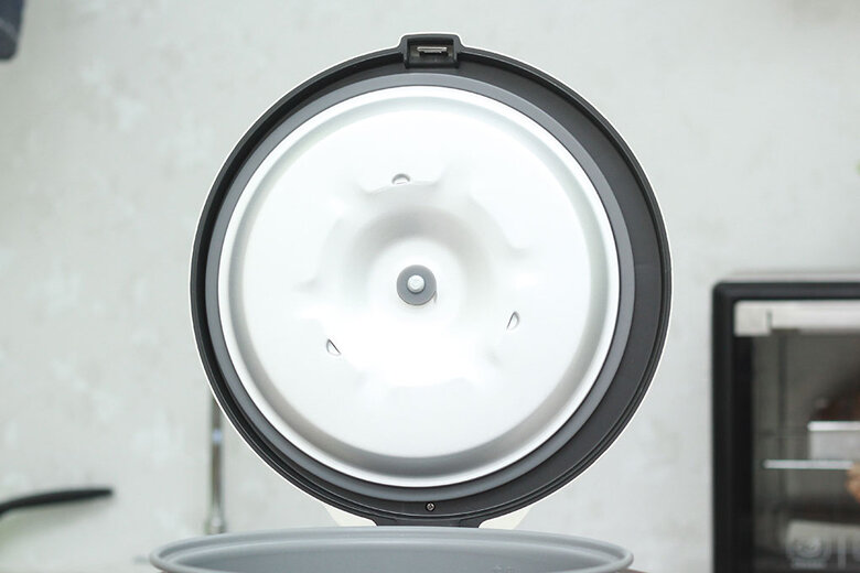 Nồi cơm điện Cuckoo 2 lít CR- 1032 M Nồi cơm điện Cuckoo 2 lít CR- 1032 M