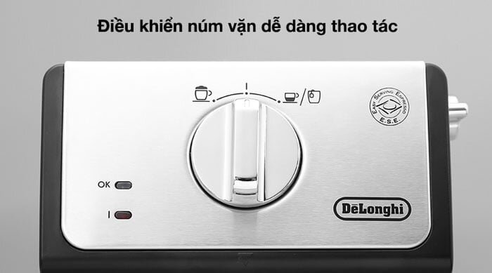 Bảng điều khiển của máy pha cà phê Delonghi ECP33.21.BK được thiết kế trực quan với núm điều chỉnh hơi nước dễ dàng sử dụng