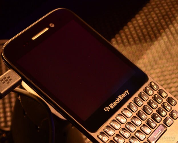 Điện thoại BlackBerry Q5
