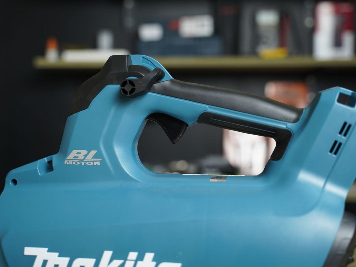 Tay cầm chắc chắn, chống trơn trượt Tay cầm chắc chắn, chống trơn trượt