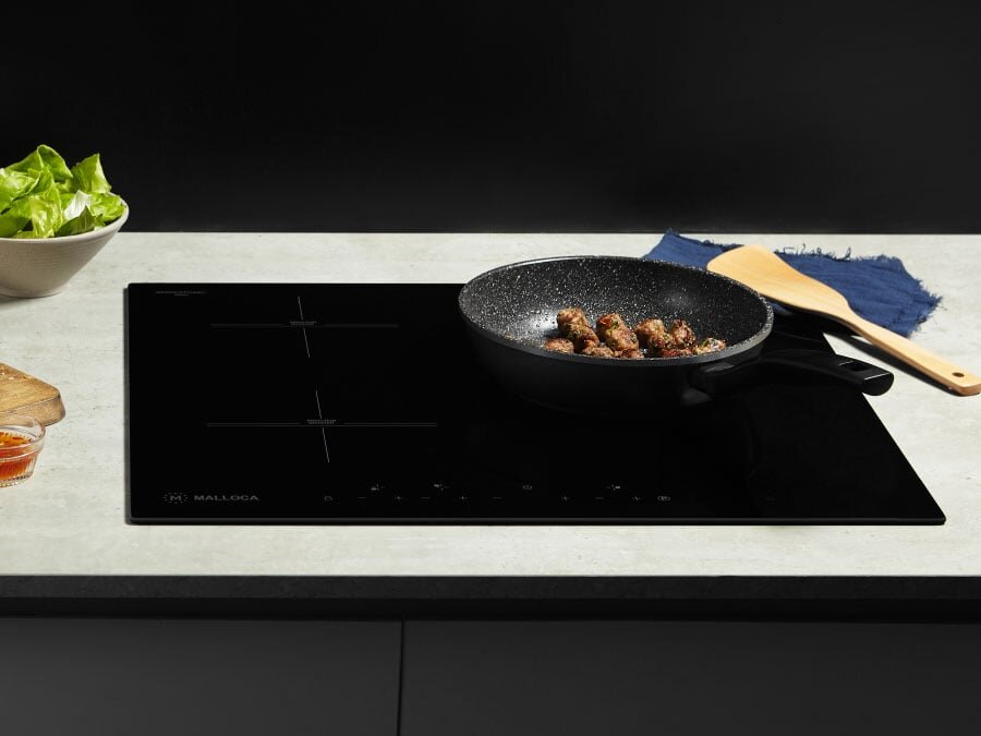 Bếp từ kính 3 vùng nấu Malloca MH-5903 IN có màn hình Led