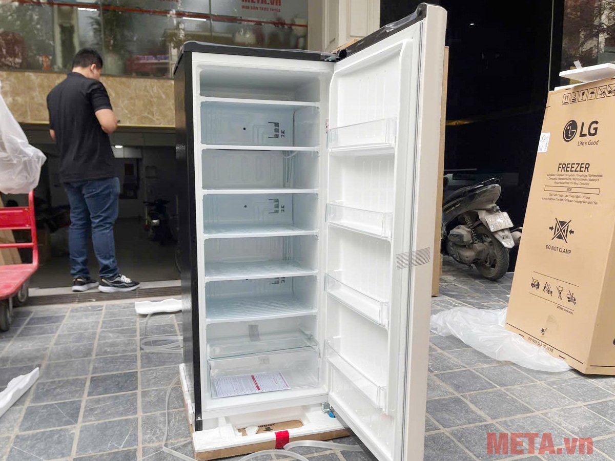Ngăn tủ bên trong Tủ đông đứng LG 165 lít LOF16BGM