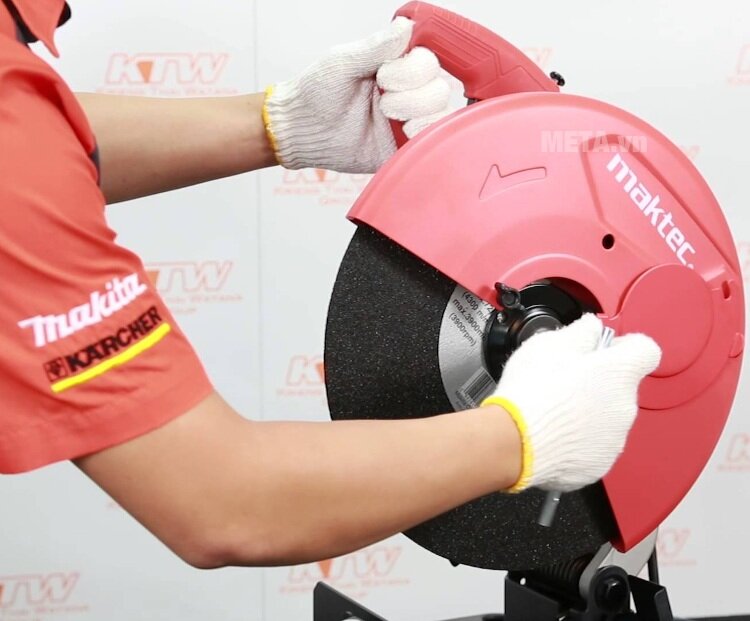 Máy cắt sắt Maktec MT241