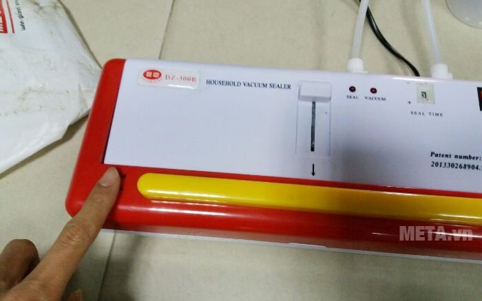 Máy hút chân không DZ300B