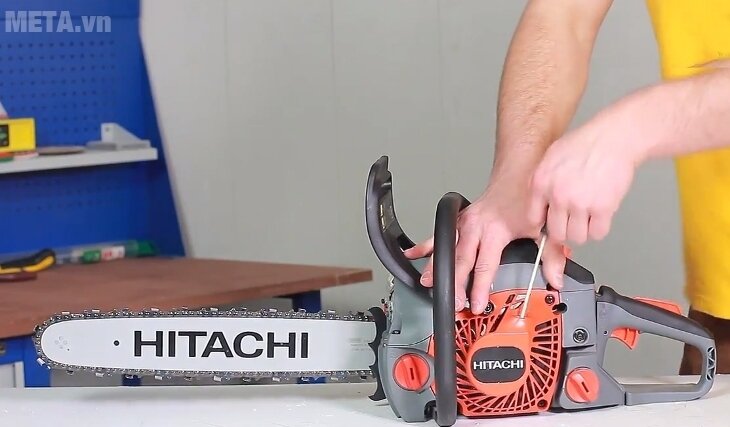 Máy cưa xích 1.8kW Hitachi CS40EA