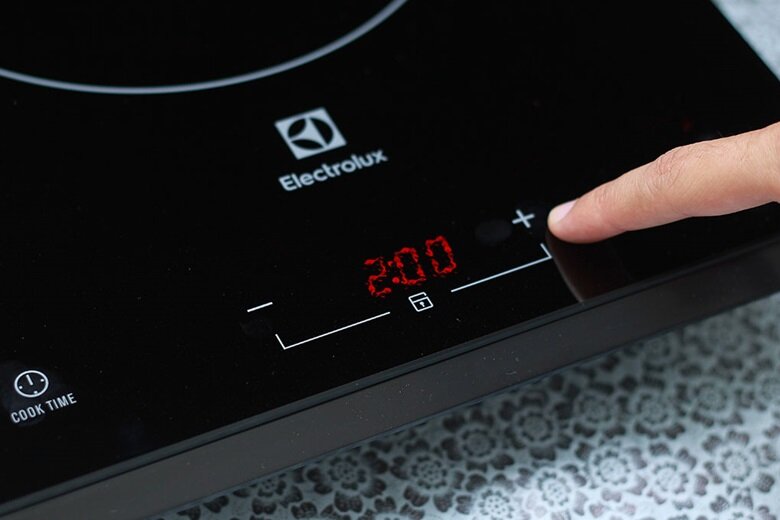 Bếp từ Electrolux ETD29KC Bếp từ Electrolux ETD29KC