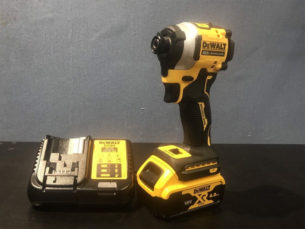Hình ảnh máy vặn vít dùng pin DeWalt DCF850M1 Hình ảnh máy vặn vít dùng pin DeWalt DCF850M1