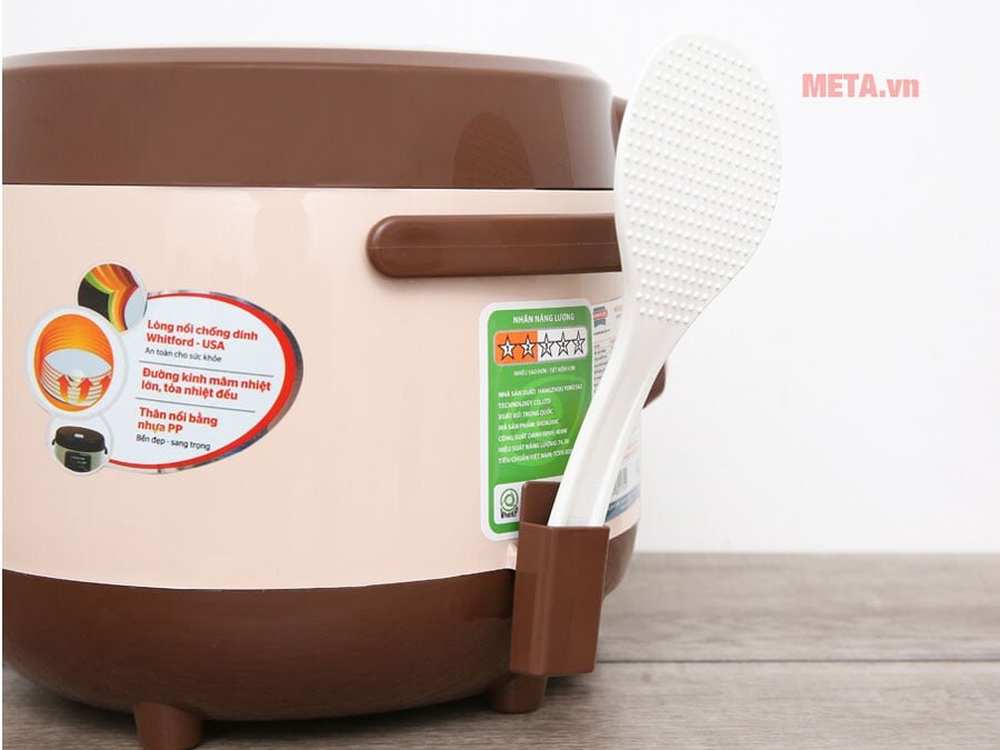 Nồi cơm điện 1L Sunhouse SHD8208C có nắp gài muỗng tiện dụng, sạch sẽ