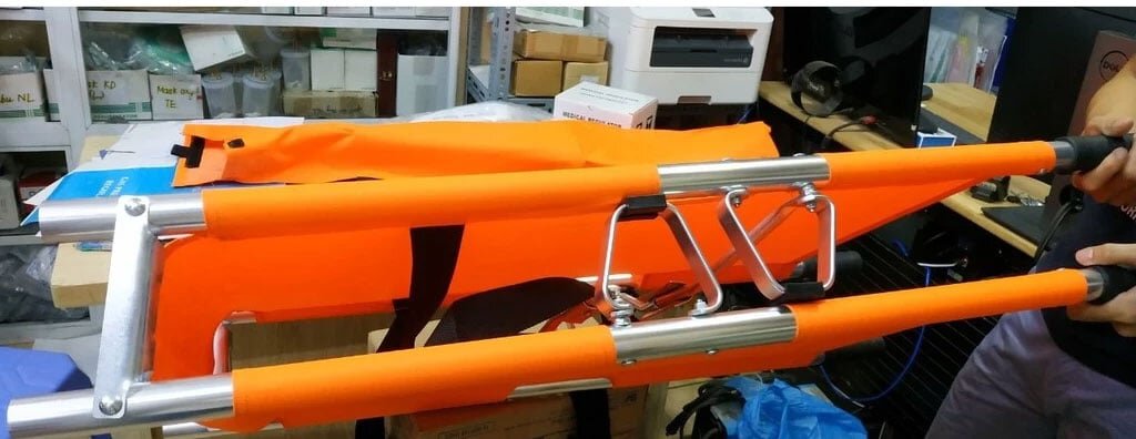 Cáng cứu thương có khung nhôm chắc chắn Cáng cứu thương