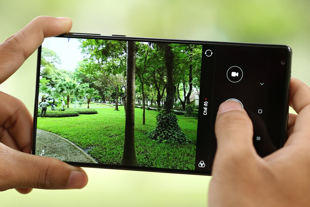 Điện thoại Xiaomi Mi MIX (6GB/256GB) Điện thoại Xiaomi Mi MIX (6GB/256GB)