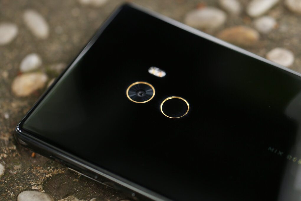 Điện thoại Xiaomi Mi MIX (6GB/256GB) Điện thoại Xiaomi Mi MIX (6GB/256GB)