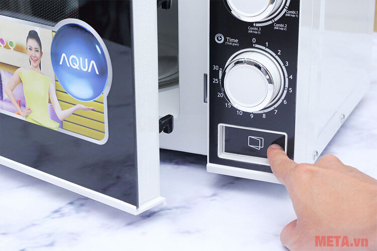 Lò vi sóng Aqua AEM-G1125W (17 lít)