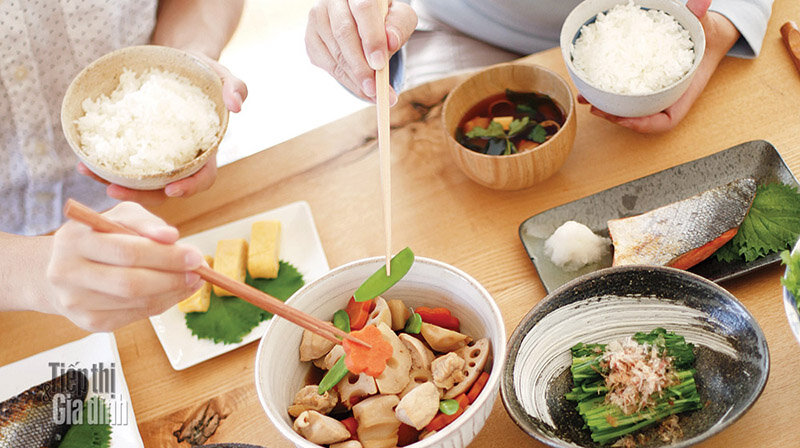 Nồi cơm điện tử Panasonic SR-ZX185KRAM