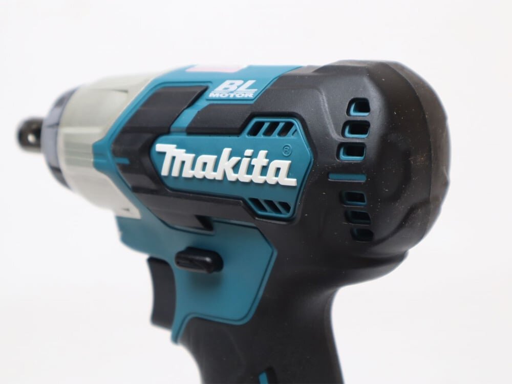 Máy sử dụng được trên nhiều địa hình khác nhau