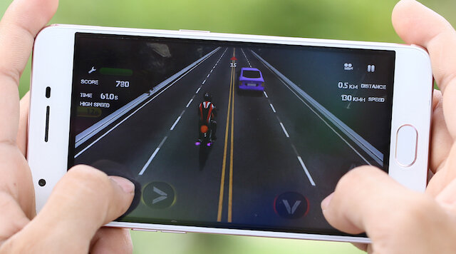 Điện thoại Mobell Nova i7