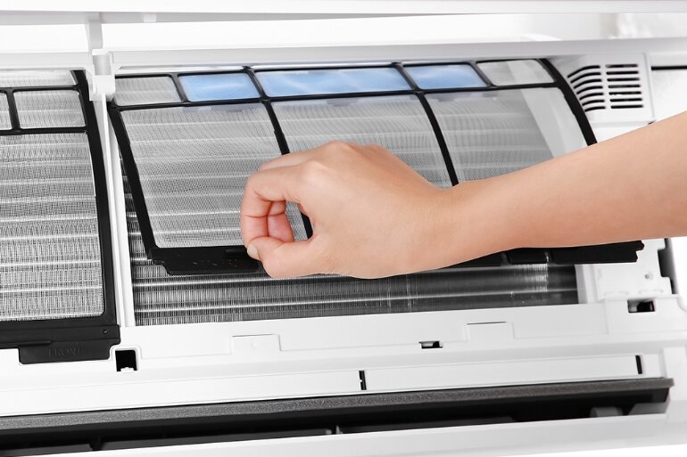 Điều hòa Toshiba 1 chiều 9000 BTU Inverter RAS-H10E2KCVG-V gas R32